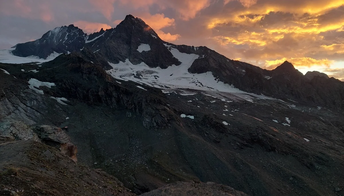 © (DAV-Gangkofen) - Sonnenaufgang auf dem Fanotkogel mit Blick zum Großglockner