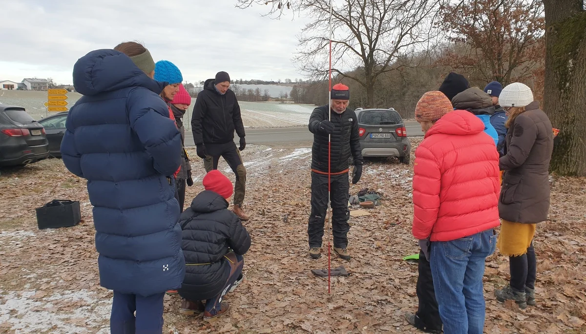 © (DAV Gangkofen) ...die Handhabung der Sonde...