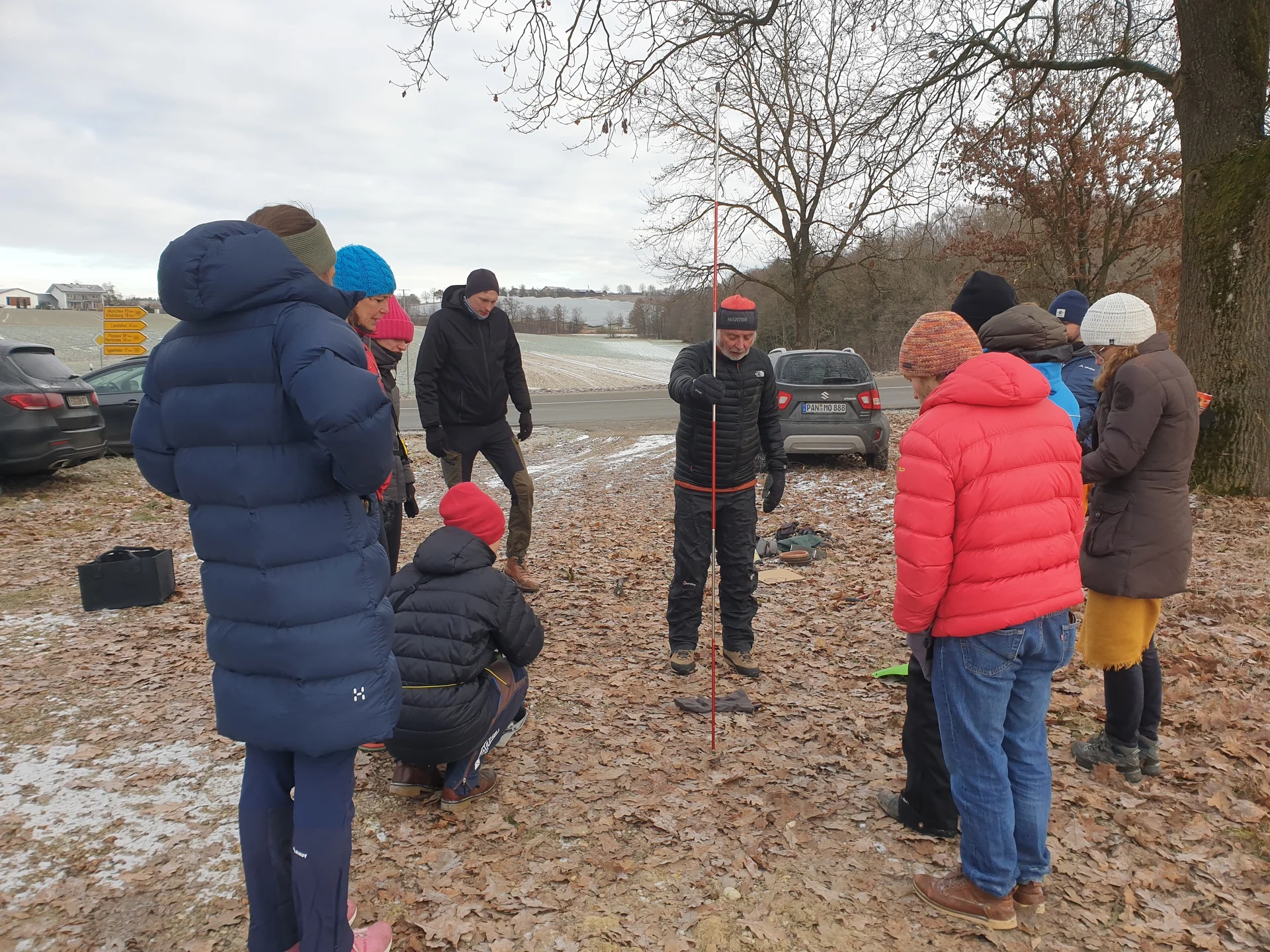 © (DAV Gangkofen) ...die Handhabung der Sonde...