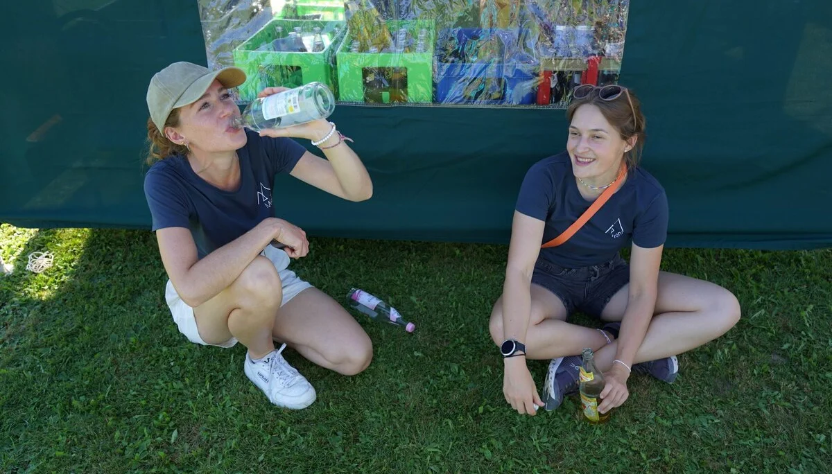 © (DAV Gangkofen) Miri und Vroni haben sich für ein paar Minuten ein schattiges Plätzchen gesucht