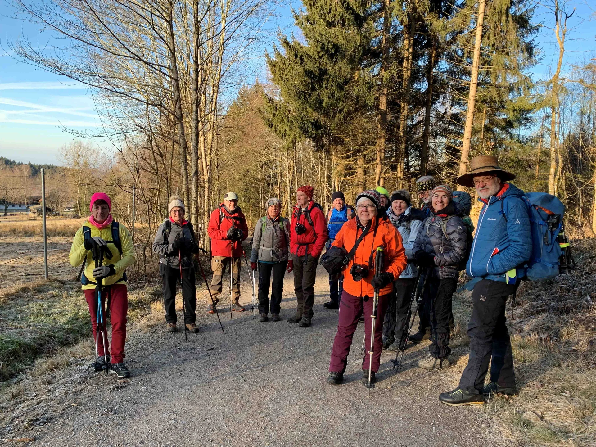 © (DAV Gangkofen) Abmarsch in Rettenbach 