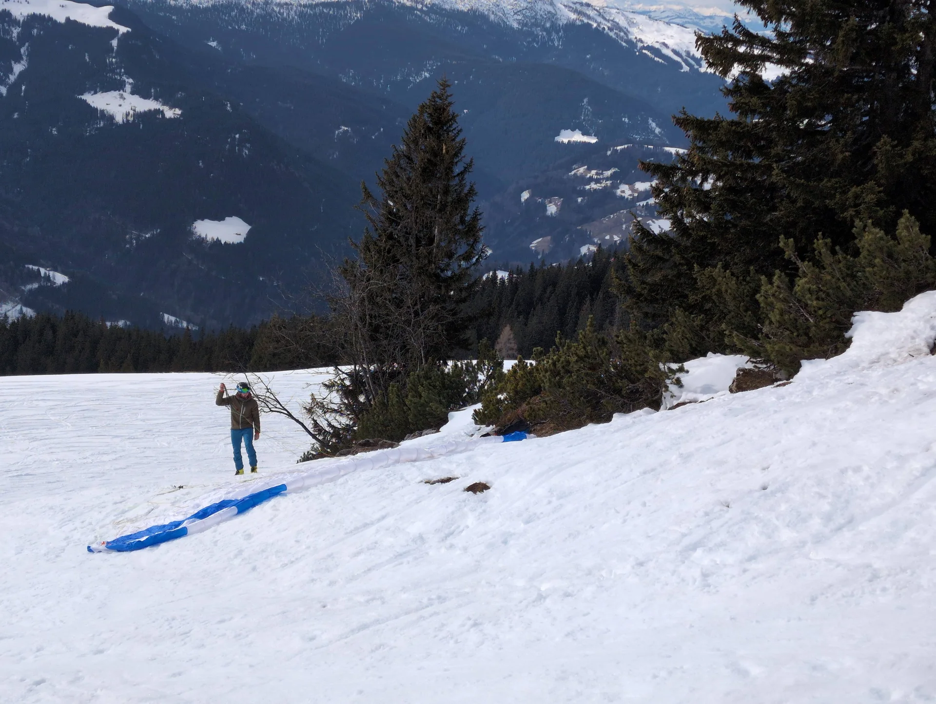 © (DAV Gangkofen) Alternativer Abstieg mit dem Gleitschirm