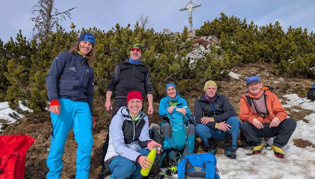 © (DAV Gangkofen) Kurze Gipfelrast