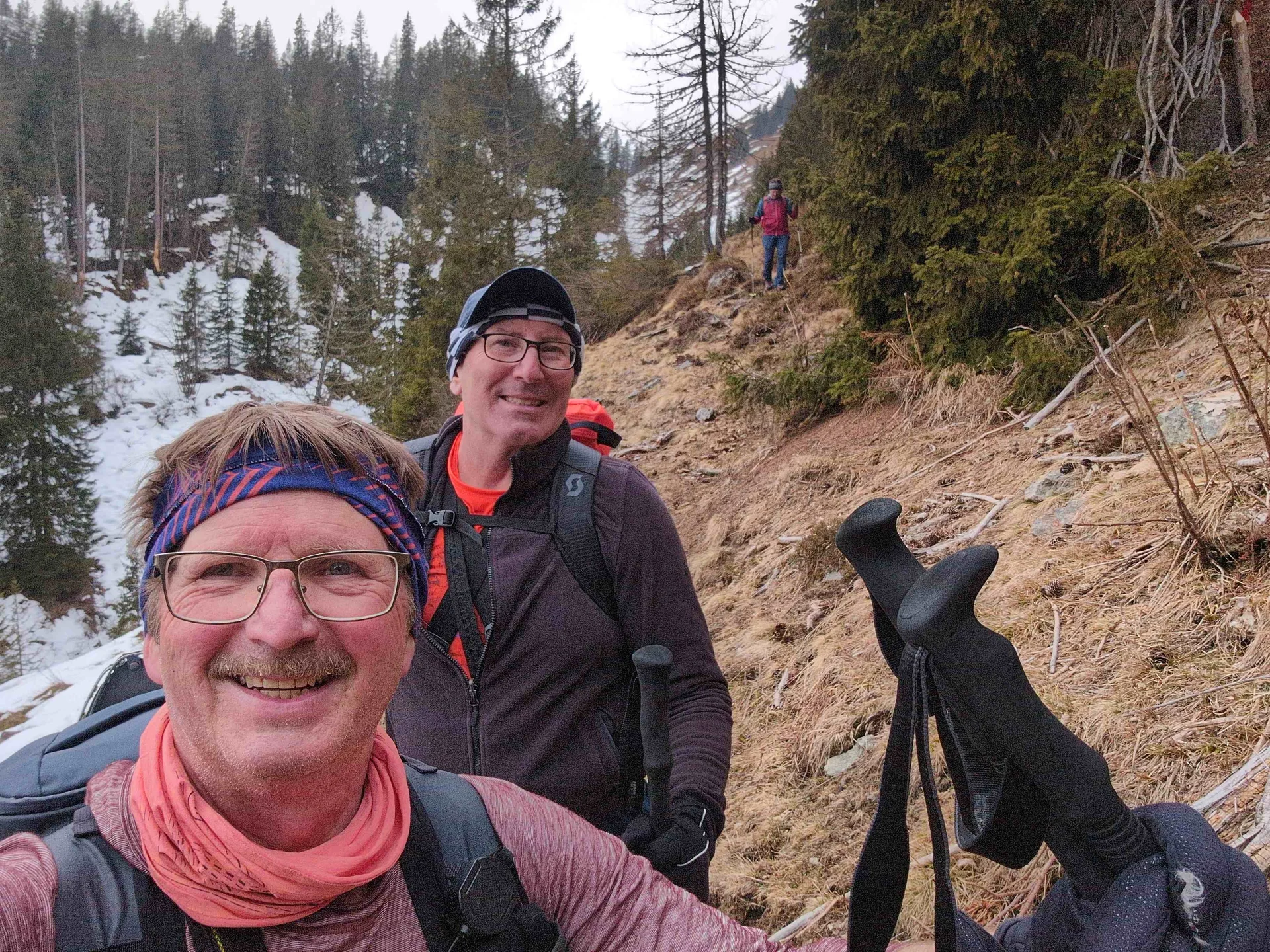 © (Martin Götz) Auf der Tourengeherroute zu Fuß unterwegs