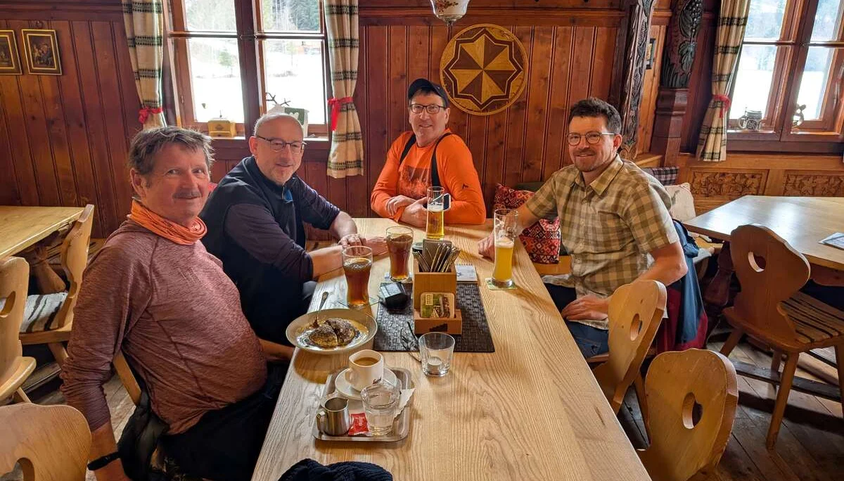 © (Martin Götz) Die Sonntagsfahrer auf der Oberlandhütte