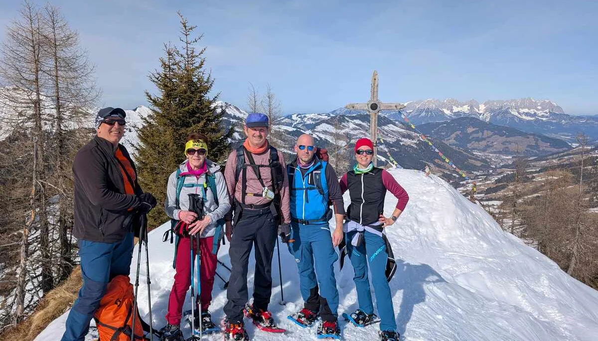 © (Martin Götz) Gruppenfoto der Samstagsfahrer am Gipfel der Spießnägel