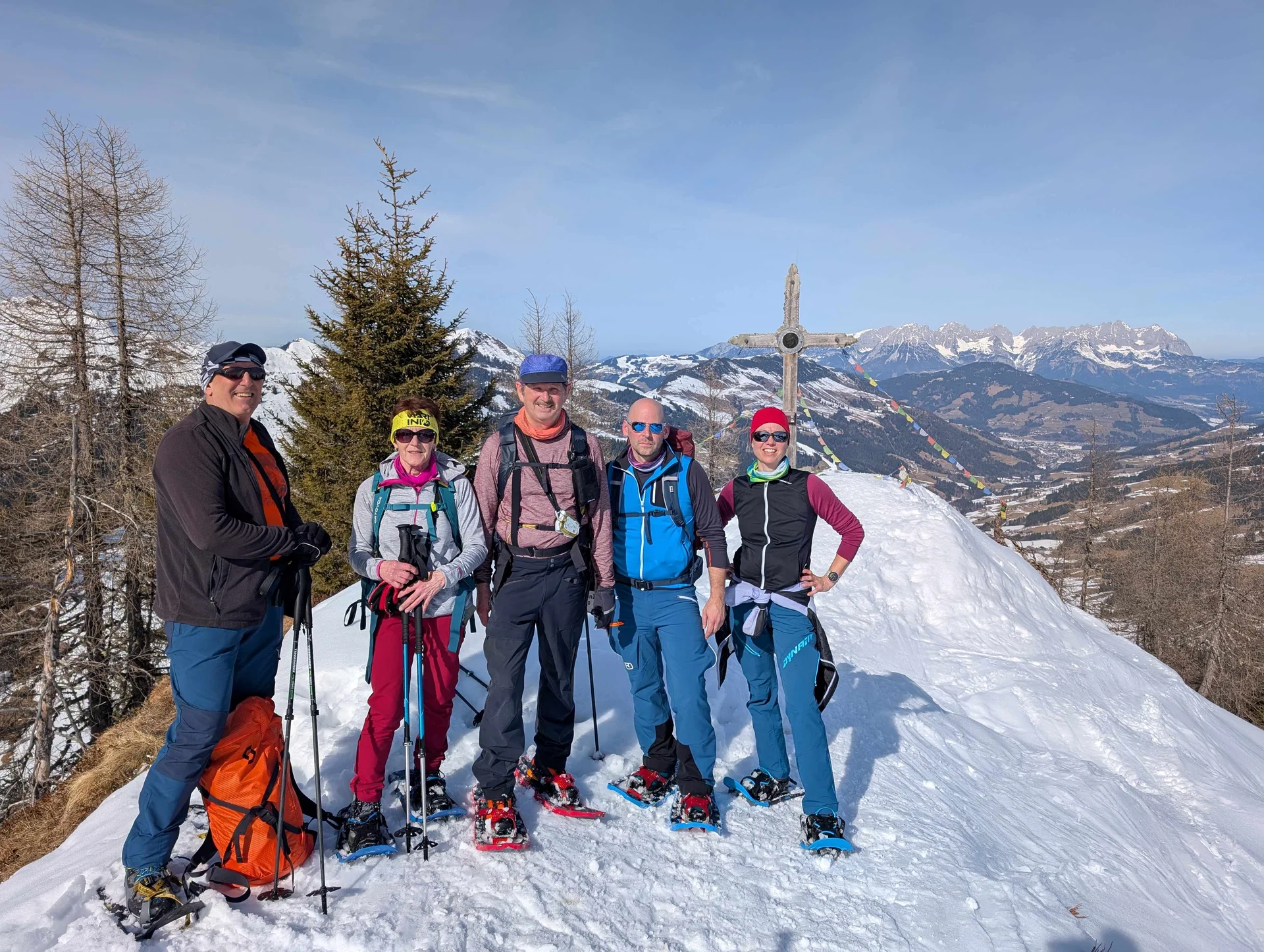 © (Martin Götz) Gruppenfoto der Samstagsfahrer am Gipfel der Spießnägel