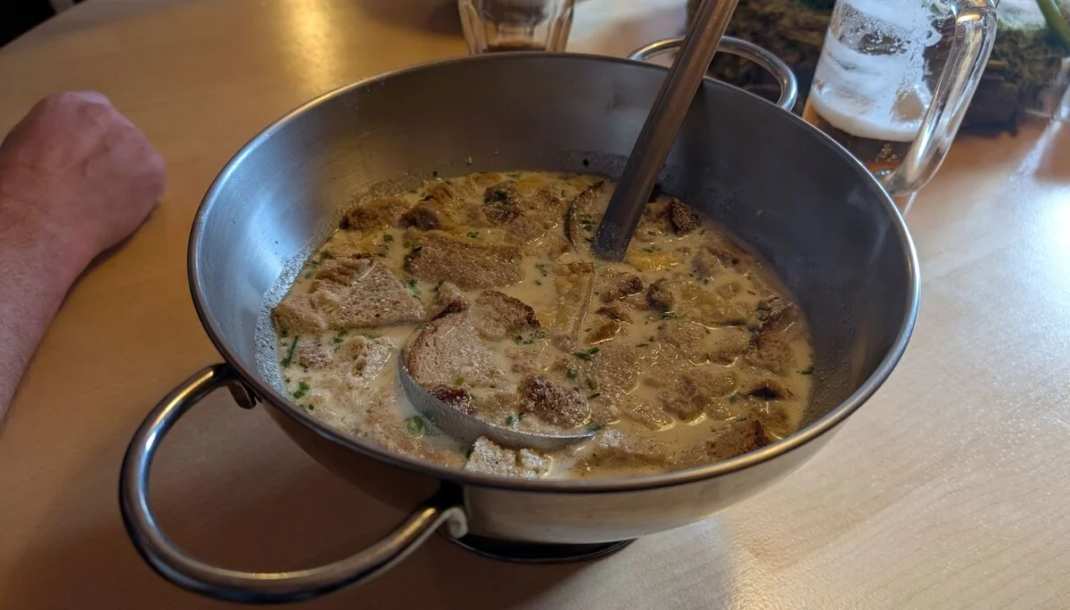 © (Martin Götz) Abendesssen, es gab nicht nur Brotsuppe!