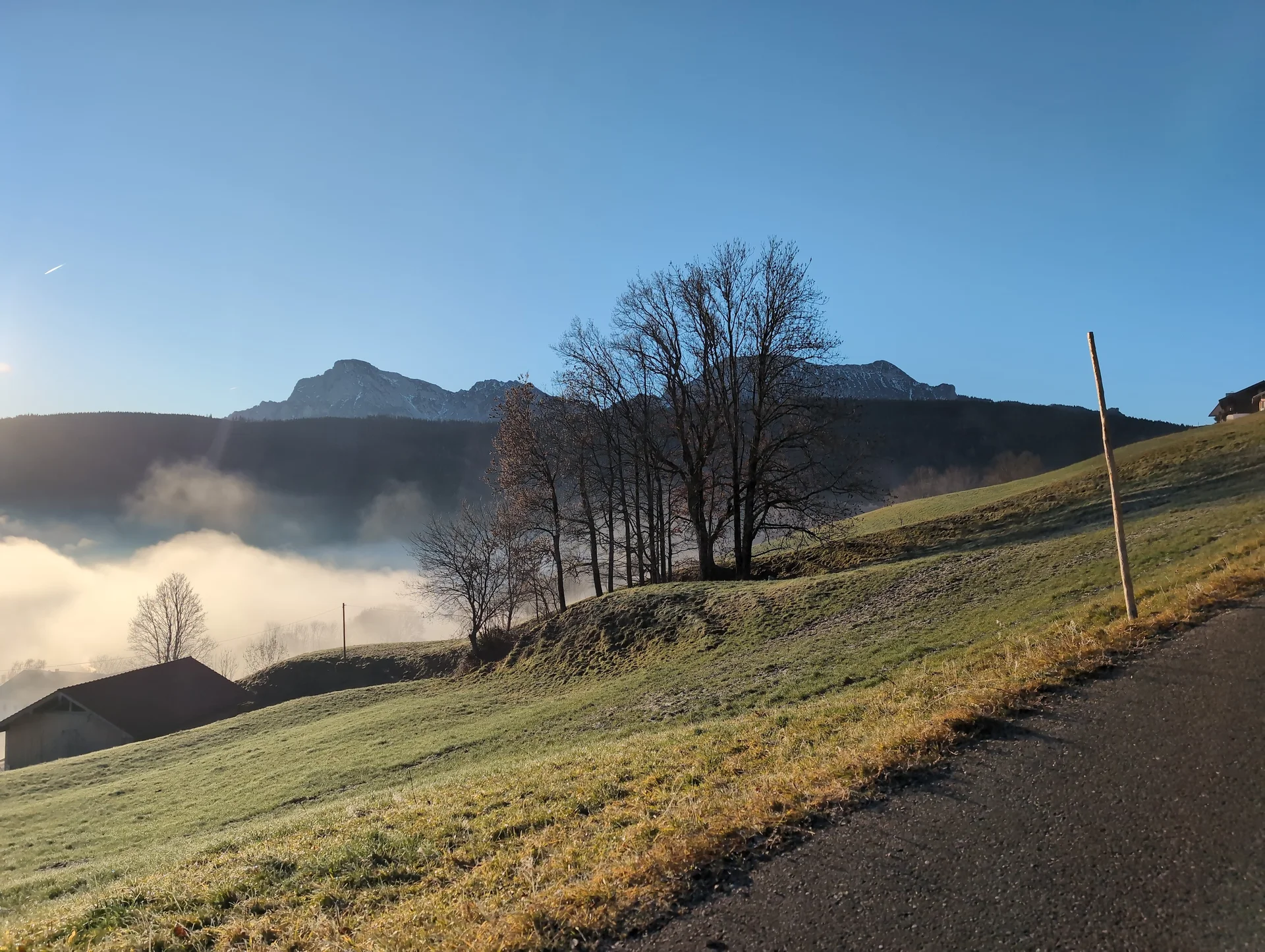 Bergwanderung Teisenberg | © DAV Gangkofen/Martin Götz - Start in Neuhaus - knapp über dem Nebel