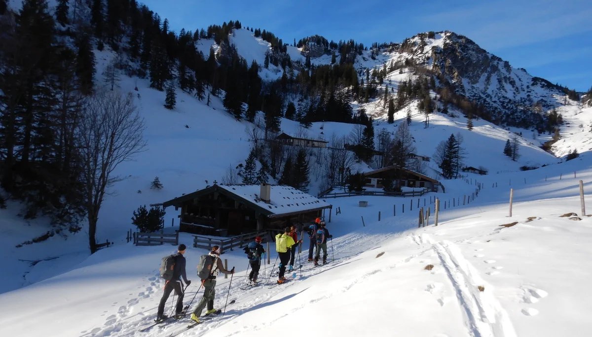 © (DAV-Gangkofen) Blick zu den Thoraualmen und Weißgrabenkopf