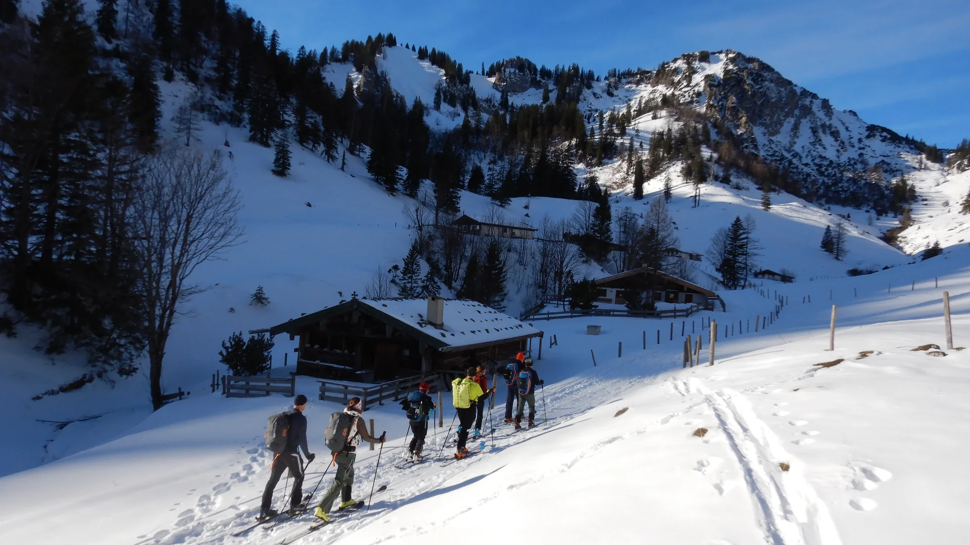 © (DAV-Gangkofen) Blick zu den Thoraualmen und Weißgrabenkopf