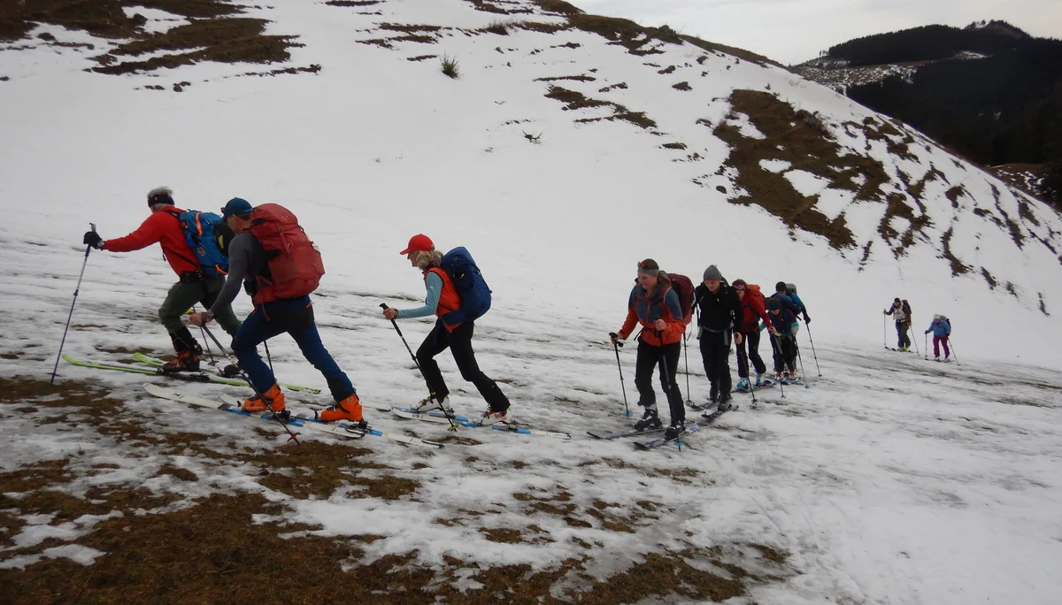 © (DAV-Gangkofen) bis unterhalb der Brüdlingalm war der Schnee Mangelware