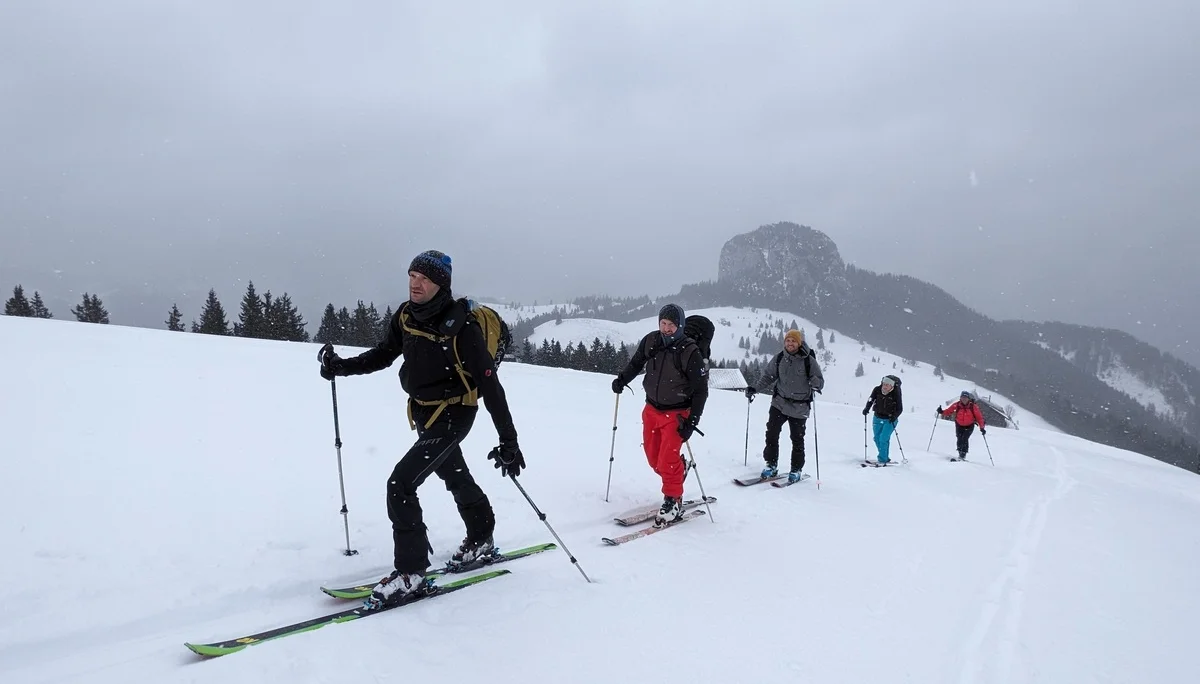 © (DAV Gangkofen) Markus und Christoph, im Hintergrund das Dietrichshorn