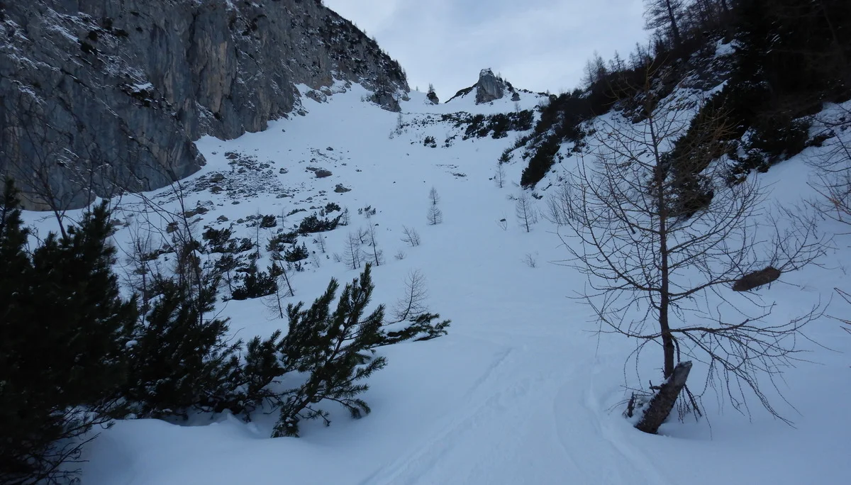 © (DAV-Gangkofen) Steilheit von 35-38 Grad