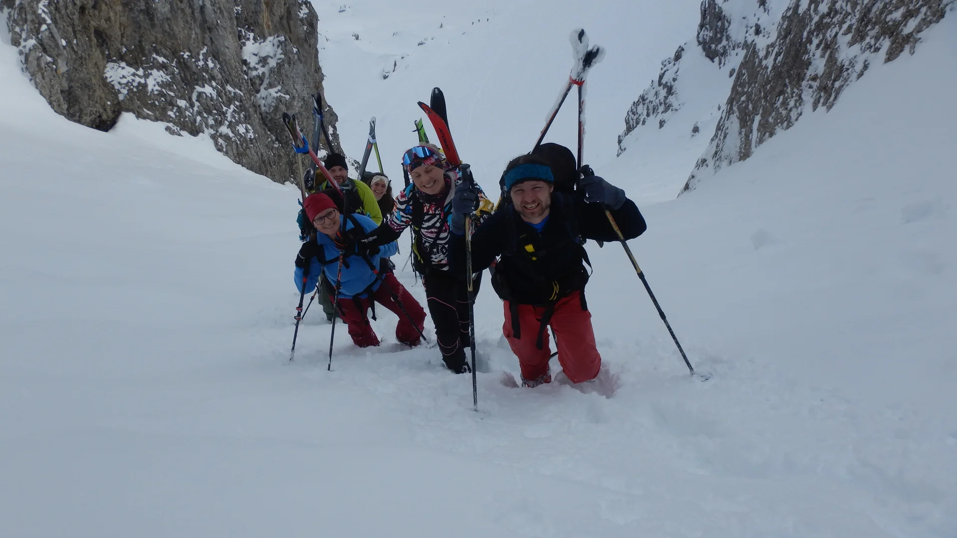 © (DAV-Gangkofen) mit über 40° geht es in die Scharte