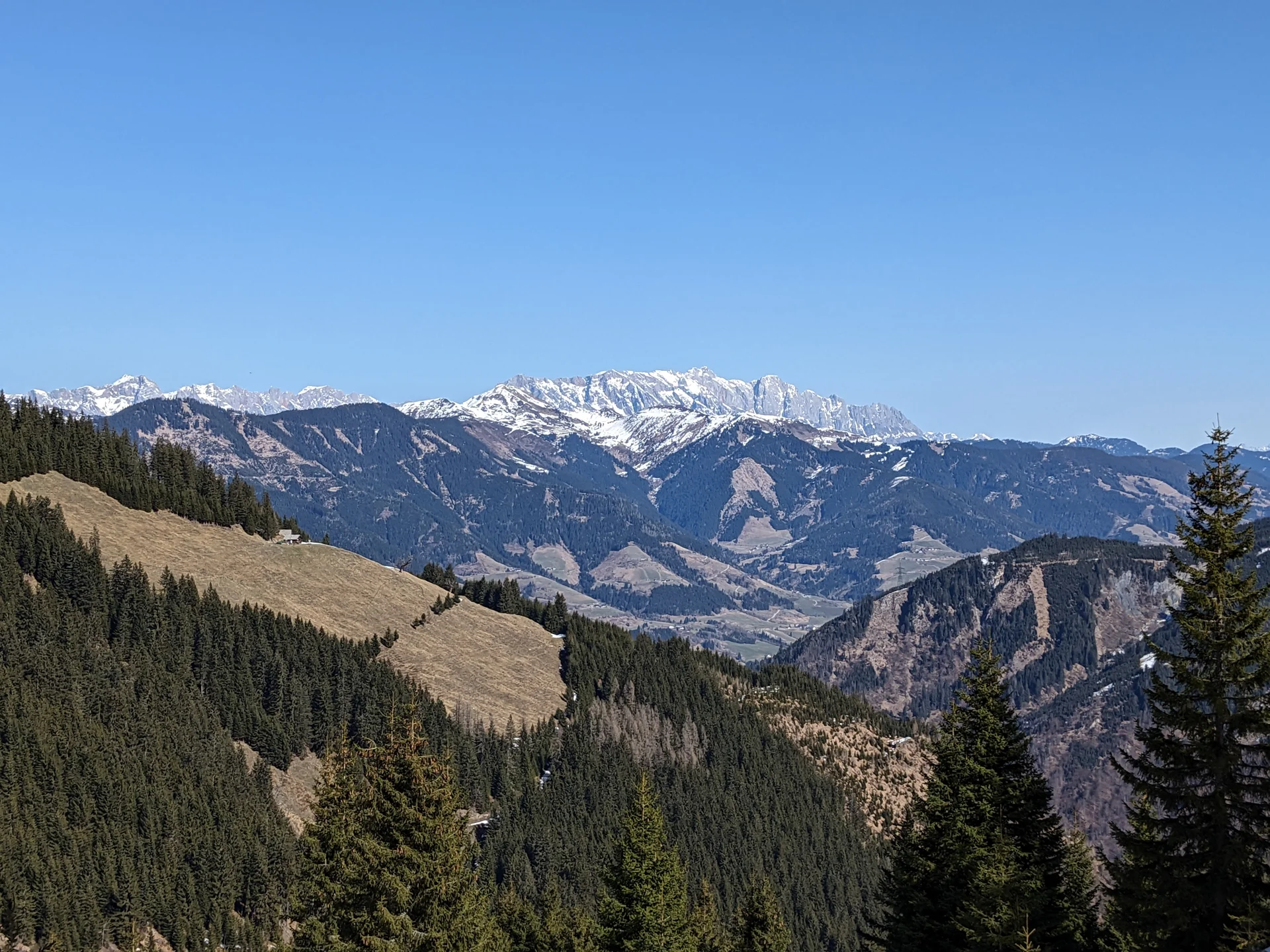 © DAV-Gangkofen - Aussicht Richtung Hochkönig mit wenig Schnee
