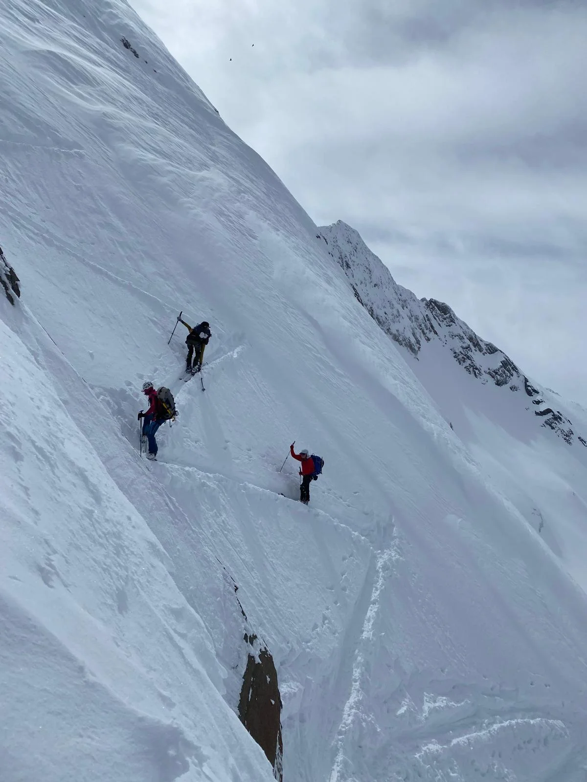 © (DAV-Gangkofen) - Aufstieg über den 40° steilen Hang zur Daunscharte
