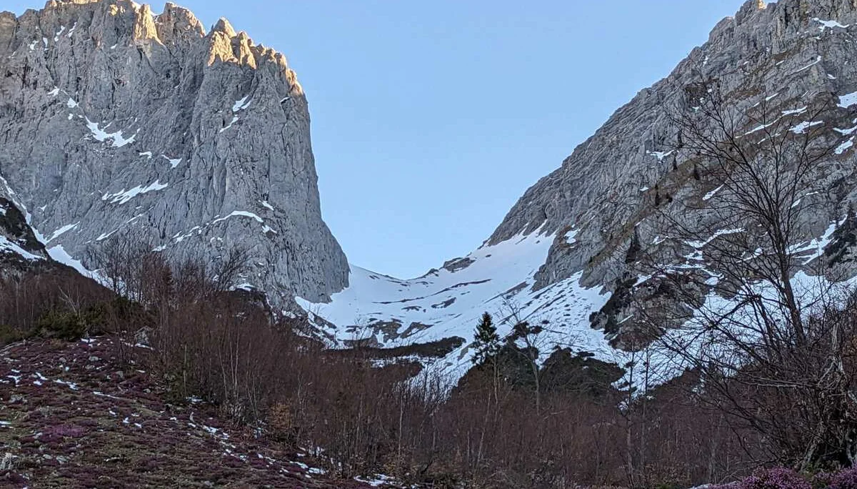 © (DAV Gangkofen) Das ursprüngliche Ziel: Ellmauer Tor - spärliche Schneereste