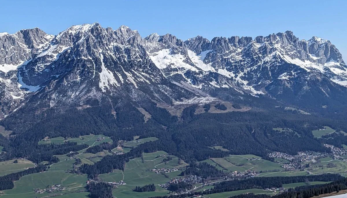 © (DAV Gangkofen) Blick vom Scheffauer Skigebiet zum Kaiser