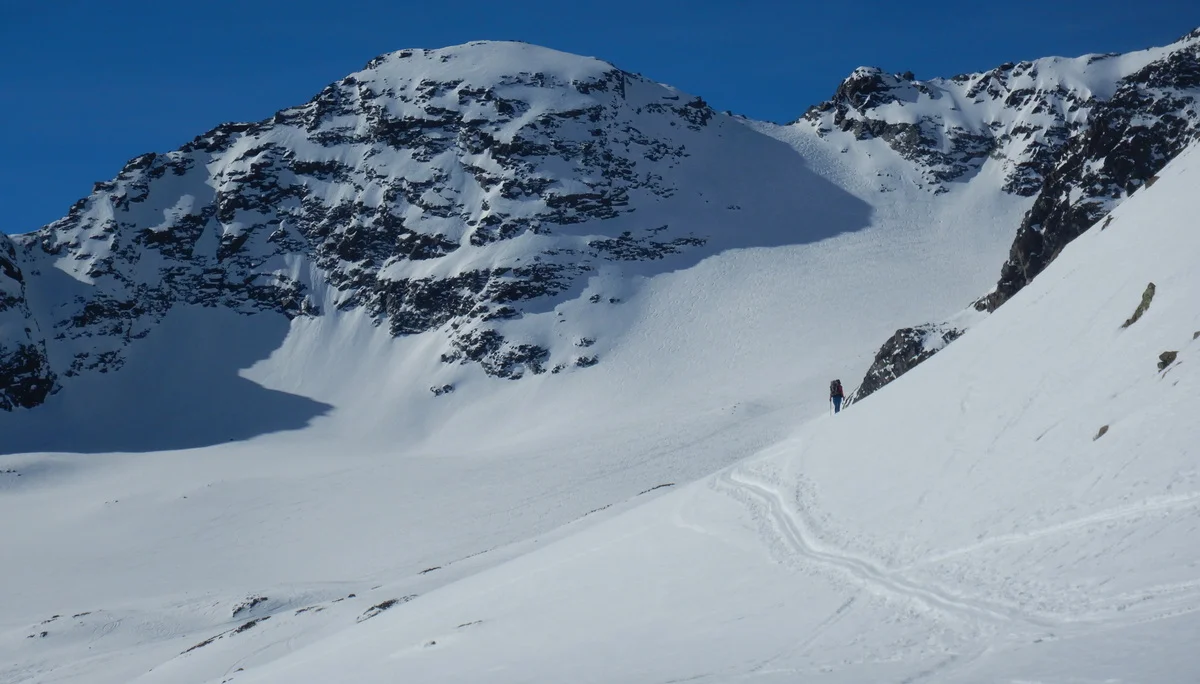 © DAV-Gangkofen - Blick zur Roßkarscharte und links davon unser Gipfel