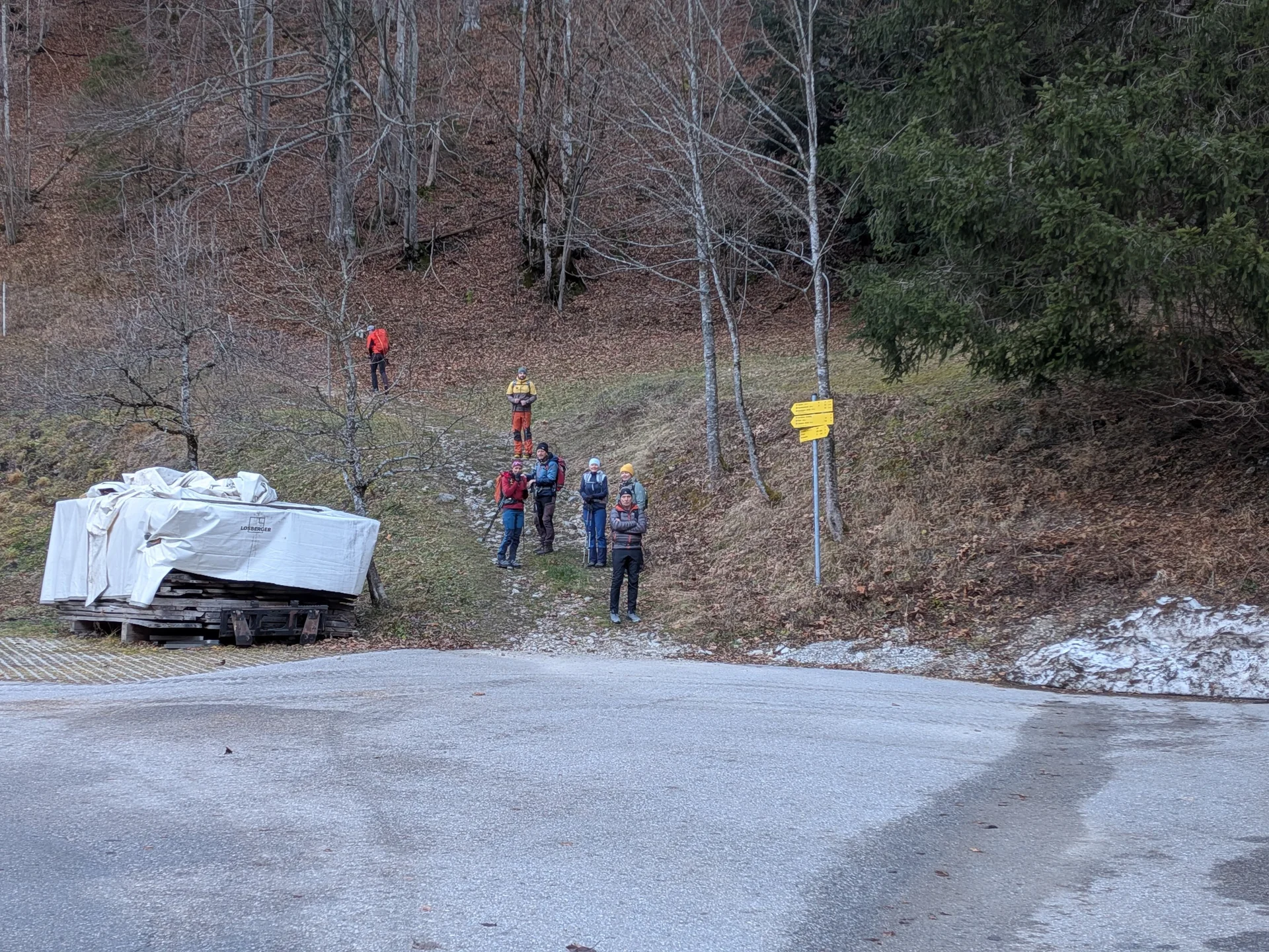 © (DAV Gangkofen) Abmarsch vom Parkplatz Urschlau