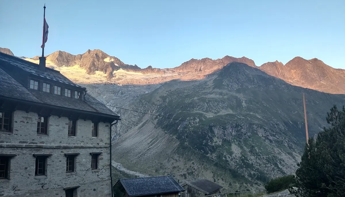© (DAV-Gangkofen) Morgenstimmung auf der Berlinerhütte