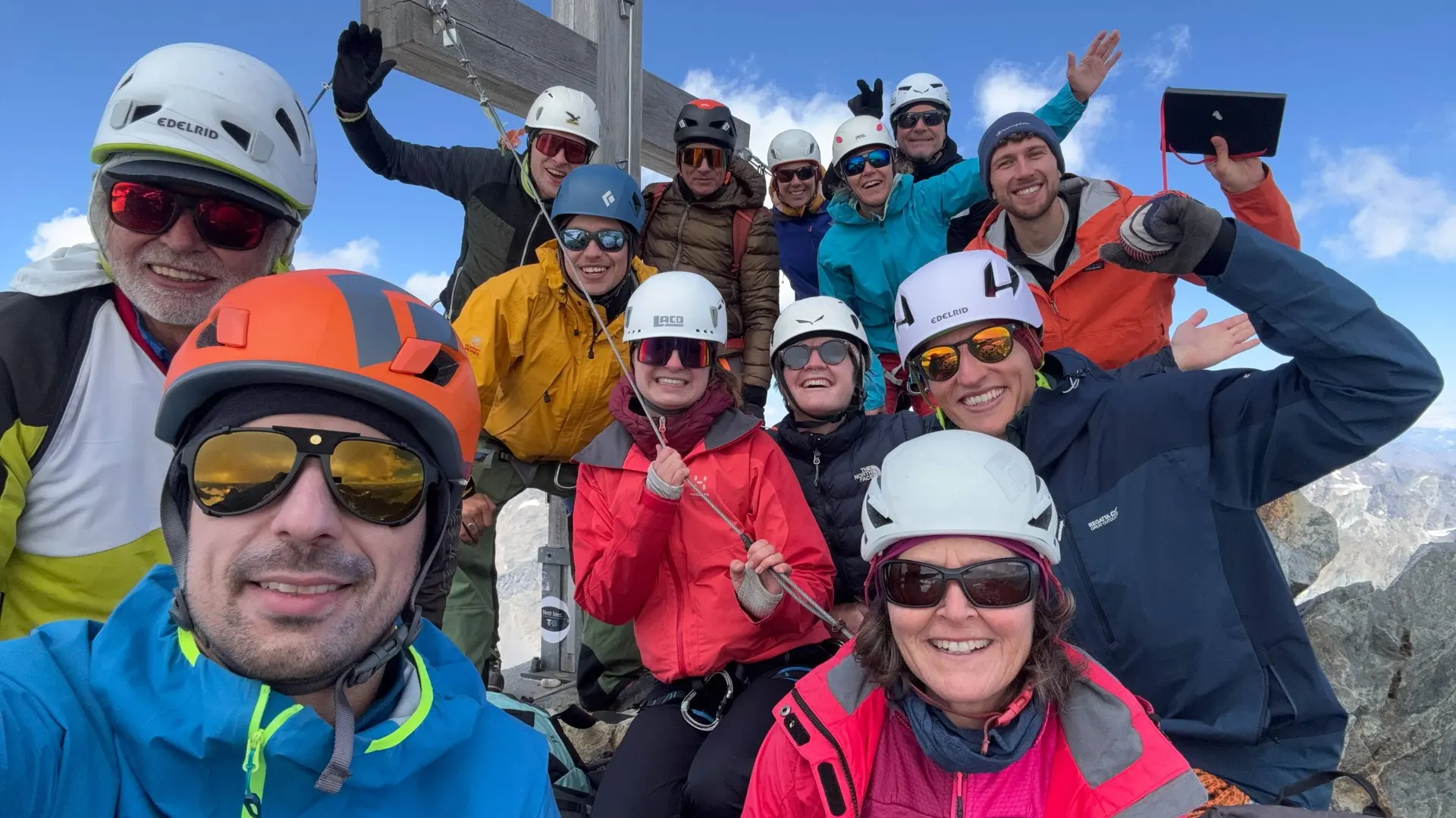 © (DAV-Gangkofen) Gipfel-Piz Buin 3312m