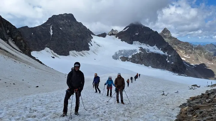 © (DAV-Gangkofen) Aufsteig zum Piz Buin +ber den Ochsentalgletscher