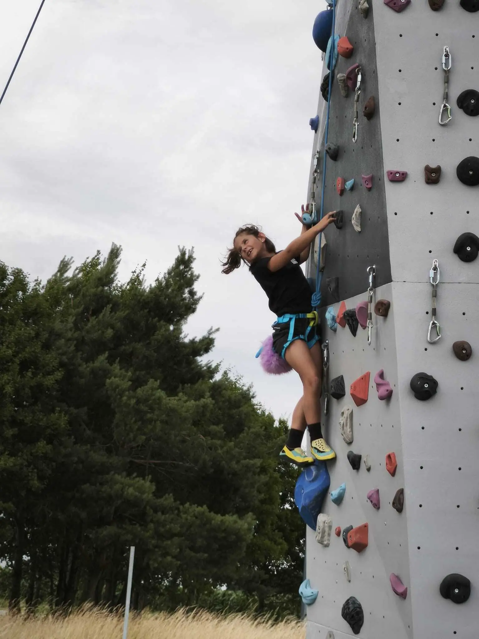 © (DAV Gangkofen) Kletterzwerge am Turm