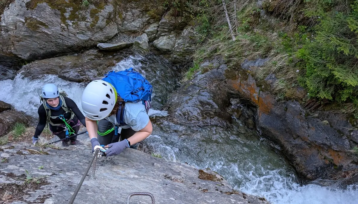 KS Talbach_Übungsabschnitt_D-E-Abschnitte_Überhang im Ausstieg | © DAV Gangkofen/Martin Götz_KS Mayrhofen_KS Talbach_Übungsabschnitt_D-E-Abschnitte_Überhang im Ausstieg