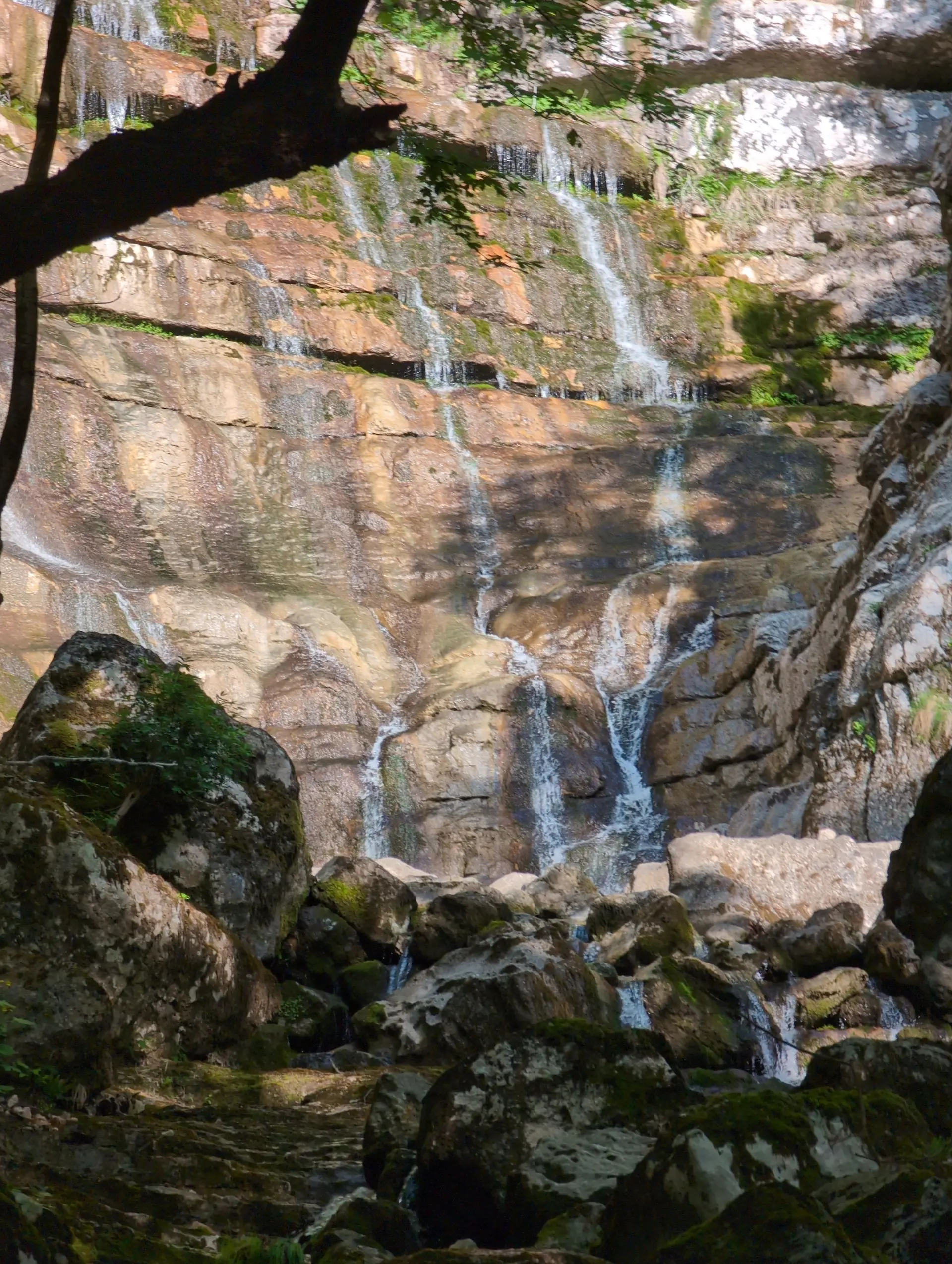 Klettersteige_4-Tage Gardase | © DAV Gangkofen/Martin Götz_Klettersteige_4-Tage Gardasee_KS Gardasee_3. Tag_KS Gerardo Sega_Zustieg_Am Wasserfall