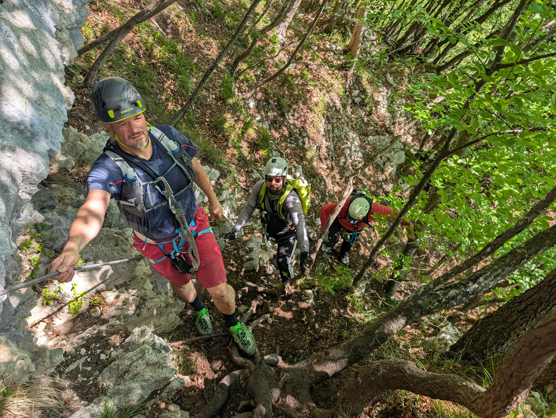 Klettersteige_4-Tage Gardase | © DAV Gangkofen/Martin Götz_Klettersteige_4-Tage Gardasee_KS Gardasee_3. Tag_KS Gerardo Sega_Aufstieg_im ungesicherten Steig
