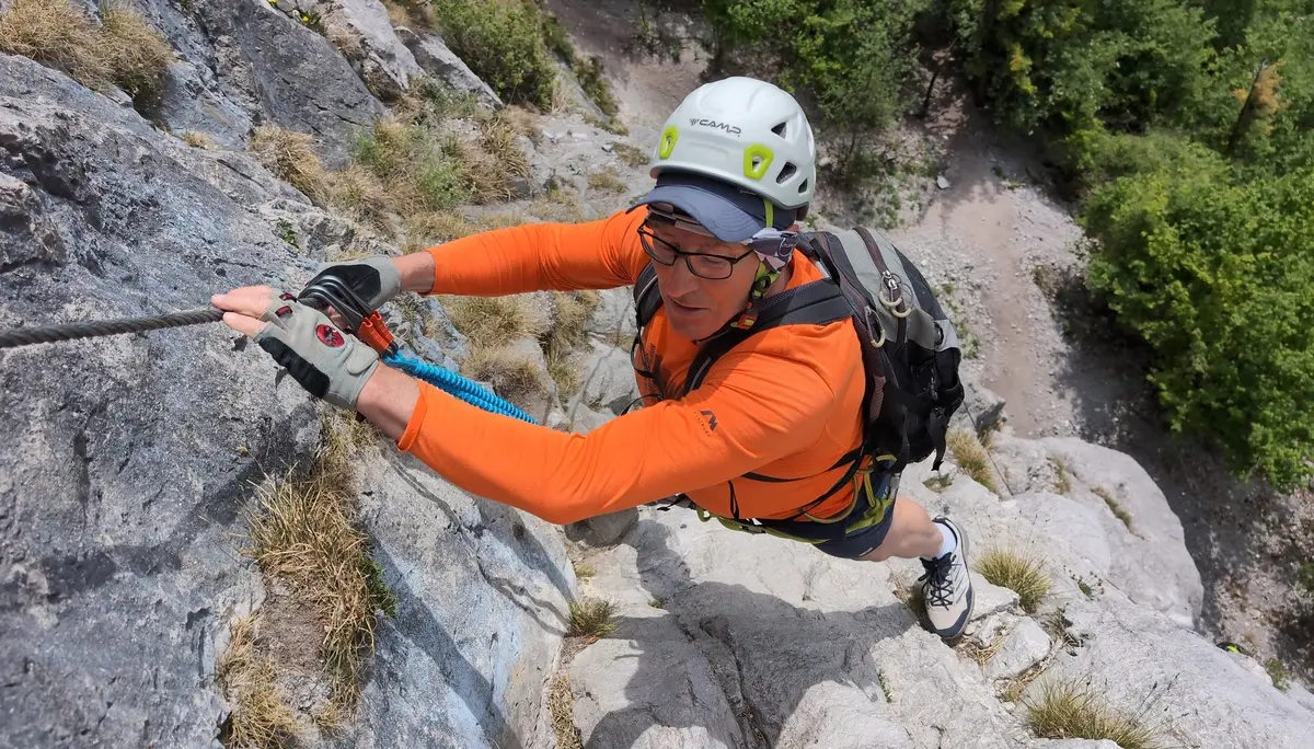 Klettersteige_4-Tage Gardase | © DAV Gangkofen/Martin Götz_Klettersteige_4-Tage Gardasee_KS Gardasee_4. Tag_KS Kaiser Max_Unterer Teil_In der Einstiegswand