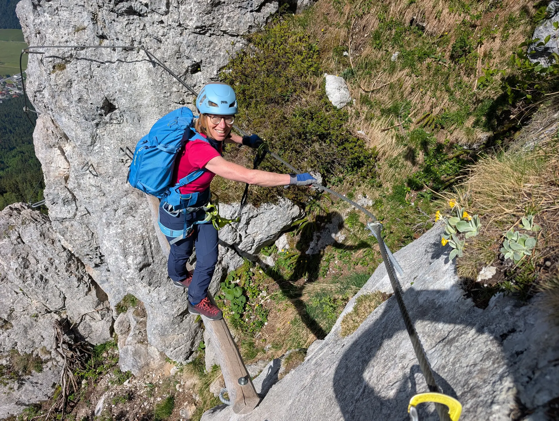 KS S'Schustagangl_ | © DAV Gangkofen/Martin Götz_Klettersteig_Auf der Holzbrücke