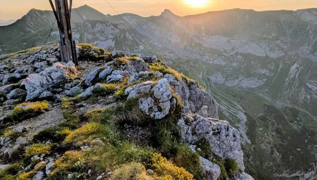 KS 5 Gipfel Rofan Achensee | © DAV Gangkofen/Melanie Loher_KS 5 Gipfel_1_Haidachstellwand_Sonnenaufgang