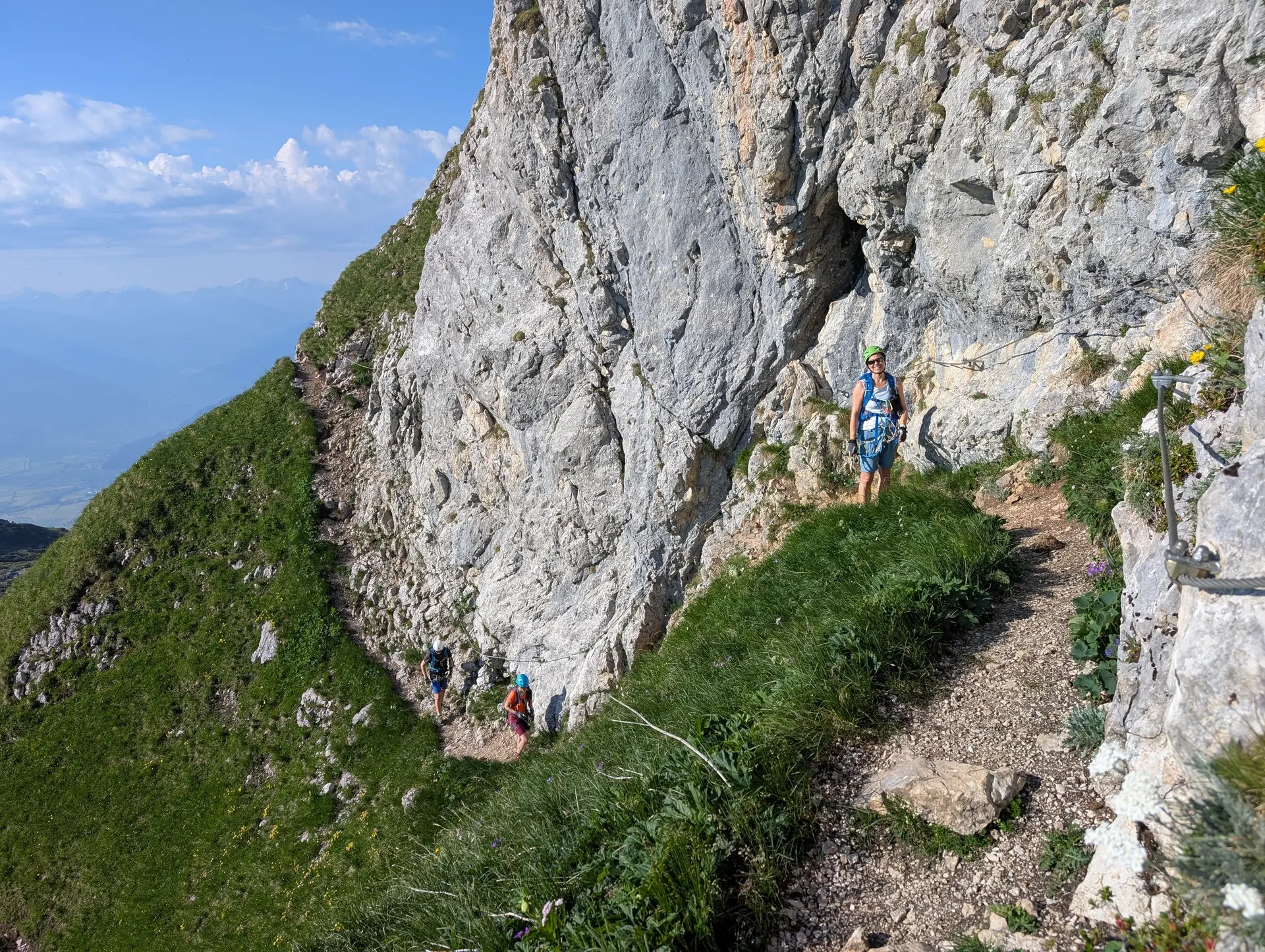 KS 5 Gipfel Rofan Achensee | © DAV Gangkofen/Martin Götz_KS 5 Gipfel_2_Rosskopf_Melanie in der Gehpassage