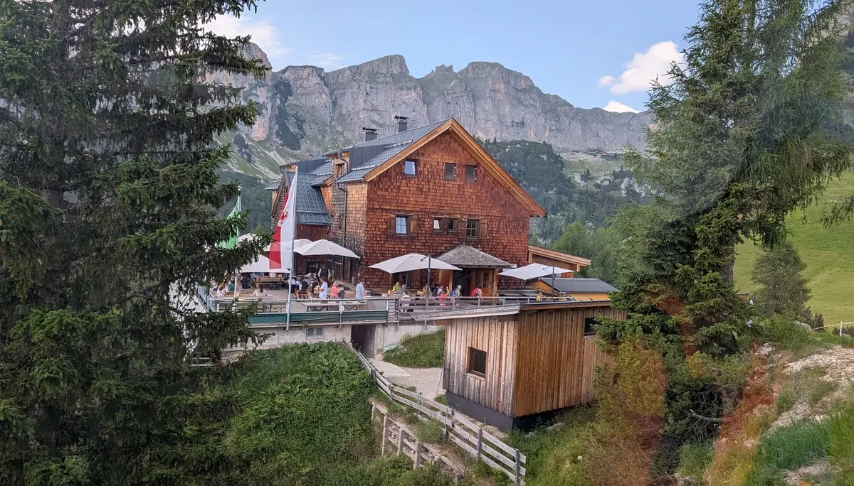 KS 5 Gipfel Rofan Achensee | © DAV Gangkofen/Martin Götz_KS 5 Gipfel_6_Erfurter Hütte am Tag