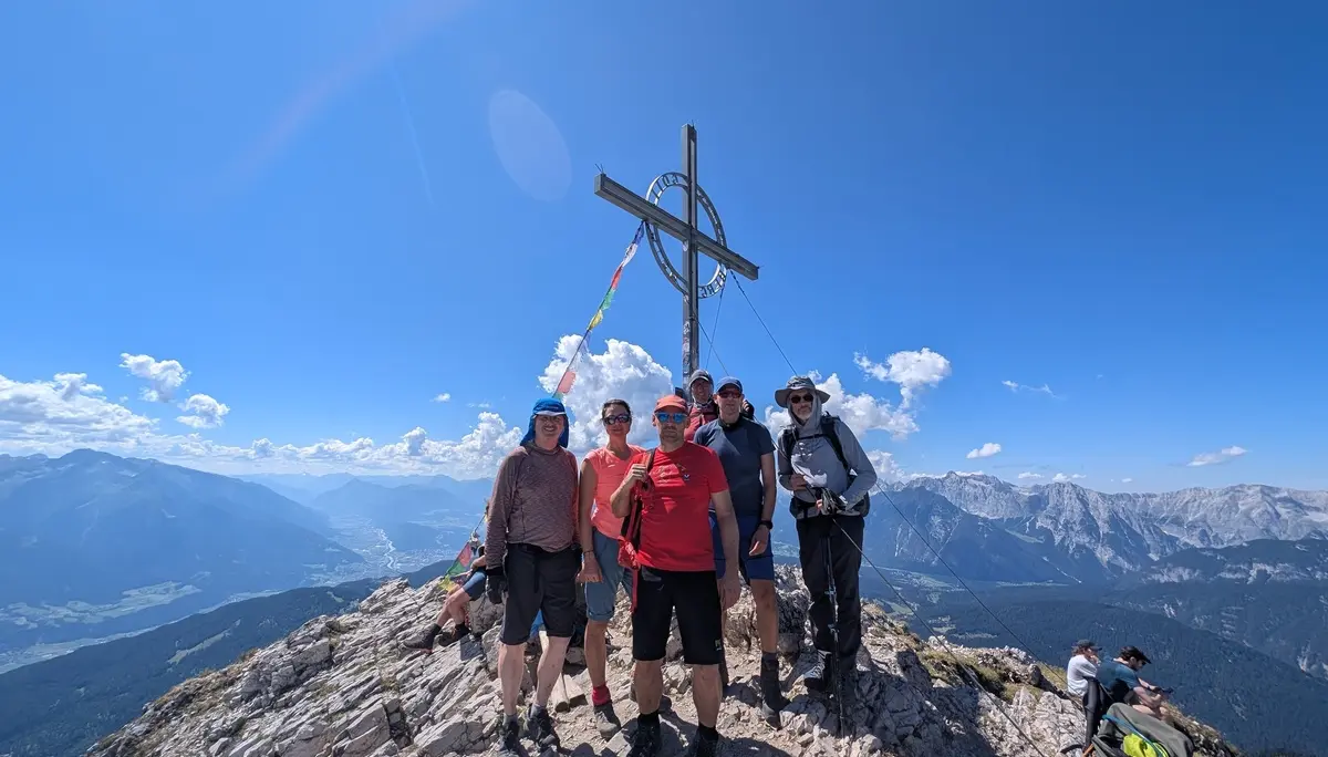 KS Karwendel | © DAV Gangkofen/Martin Götz_KS Karwendel_1.Tag_KS Haymon_Gipfel der Reither Spitze_Gruppenfoto