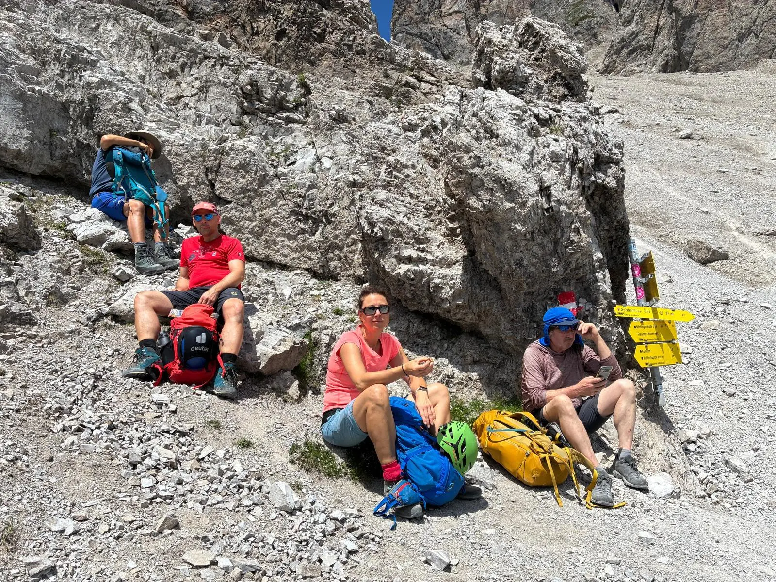 KS Karwendel | © DAV Gangkofen/Jürgen Fedl_KS Karwendel_2.Tag_Freiung Höhenweg_Abzweig zur Eppzirler Scharte_Pause