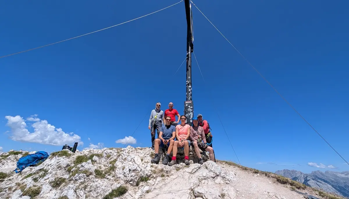 KS Karwendel | © DAV Gangkofen/Martin Götz_KS Karwendel_1.Tag_KS Seefelder Panorama_Am Gipfel der Seefelder Spitze_Gruppenfoto II