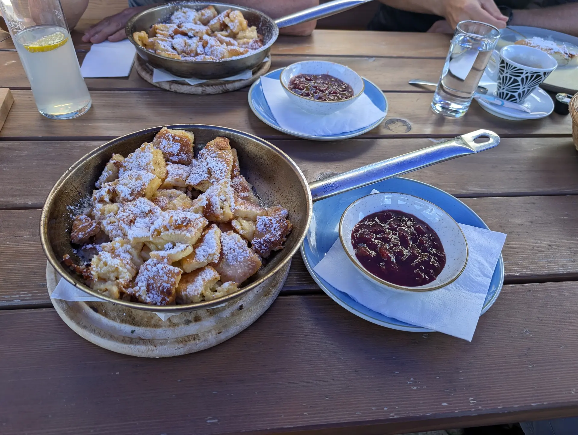KS Sisi + KS Sophie | © DAV Gangkofen/Martin Götz_KS Sisi_Loserhütte_Mittagspause mit Kaiserschmarrn