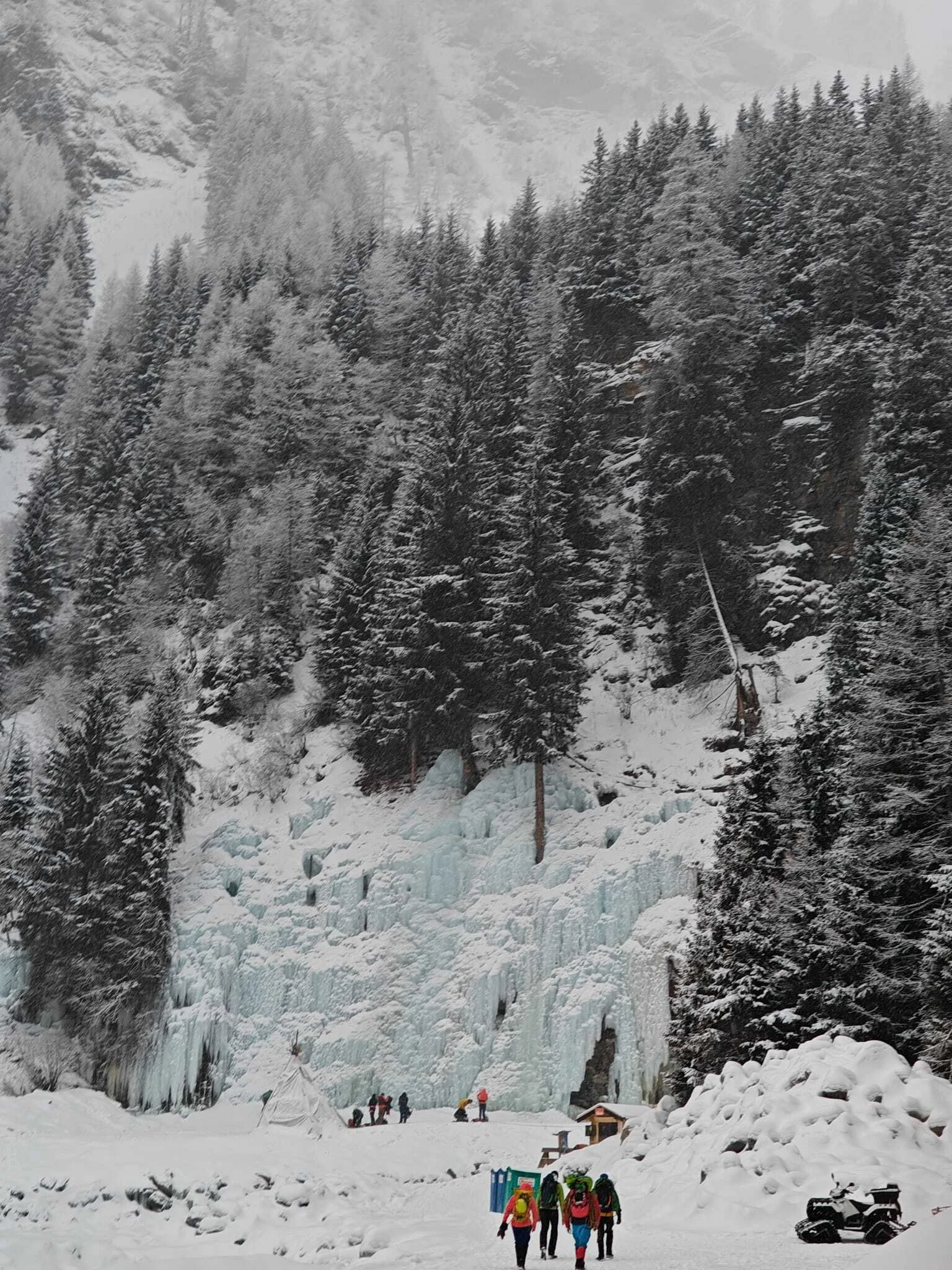 EK Eiskletterkurs Eispark Osttirol | © DAV Gangkofen/Leon Sendlinger - Eiskletterkurs - Eispark Osttirol