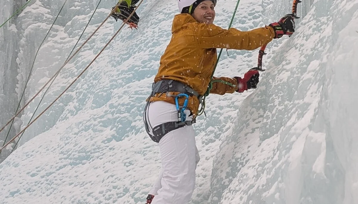 EK Eiskletterkurs Eispark Osttirol | © DAV Gangkofen/Martin Götz - Eiskletterkurs - Jennifer in Action
