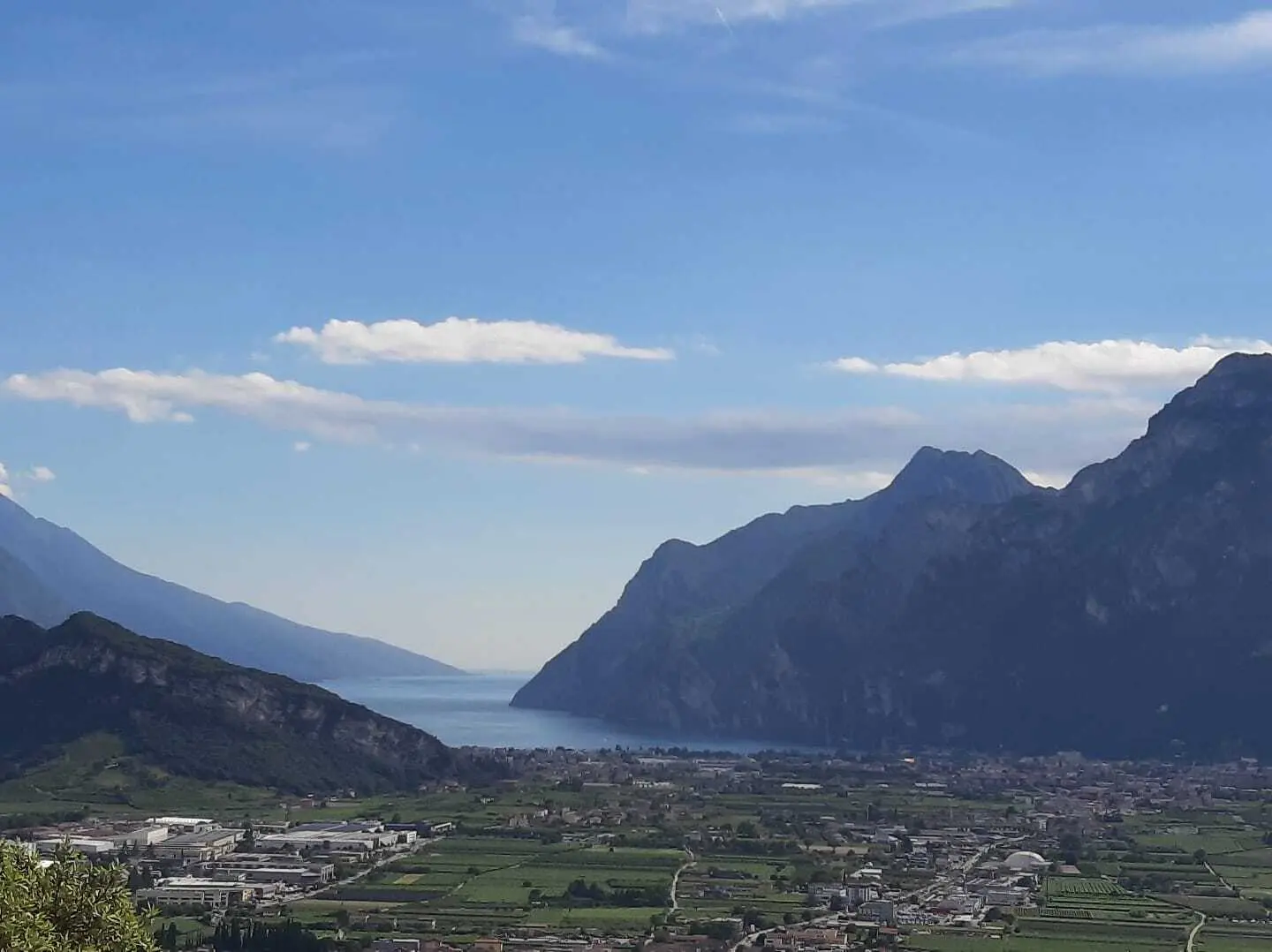 KS Einführungskurs I | © DAV Gangkofen/Helga Rähse_KS Einführungskurs I_1.Tag_KS Coldori_Blick Richtung Gardasee