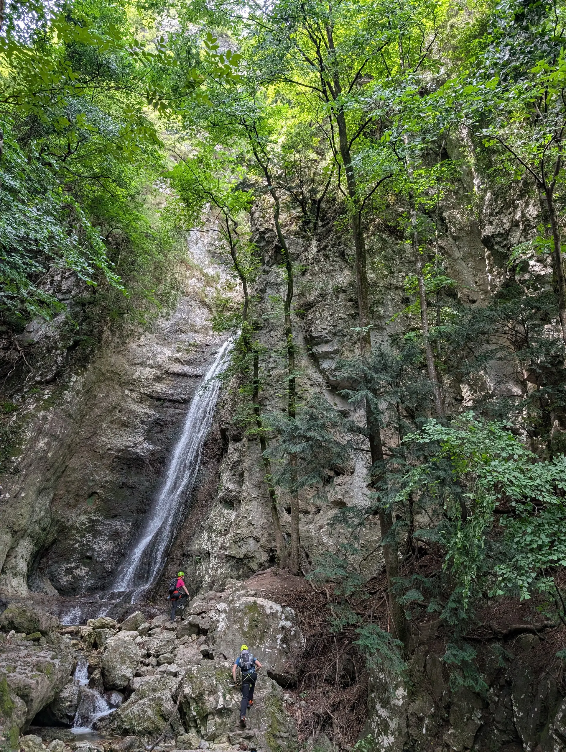 KS Einführungskurs I | © DAV Gangkofen/Martin Götz_KS Einführungskurs I_3.Tag_KS Val del Ri_Wasserfall