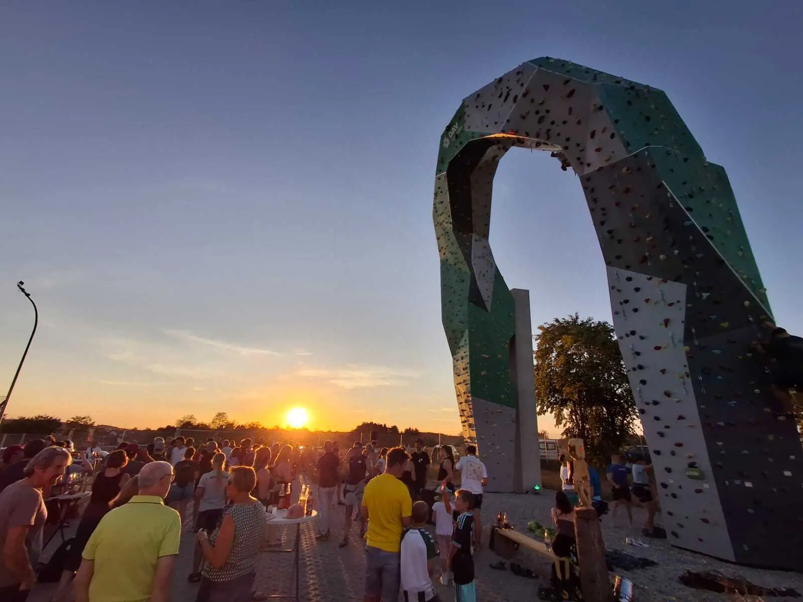 © DAV Gangkofen Sonnenfinsternis am Kletterturm