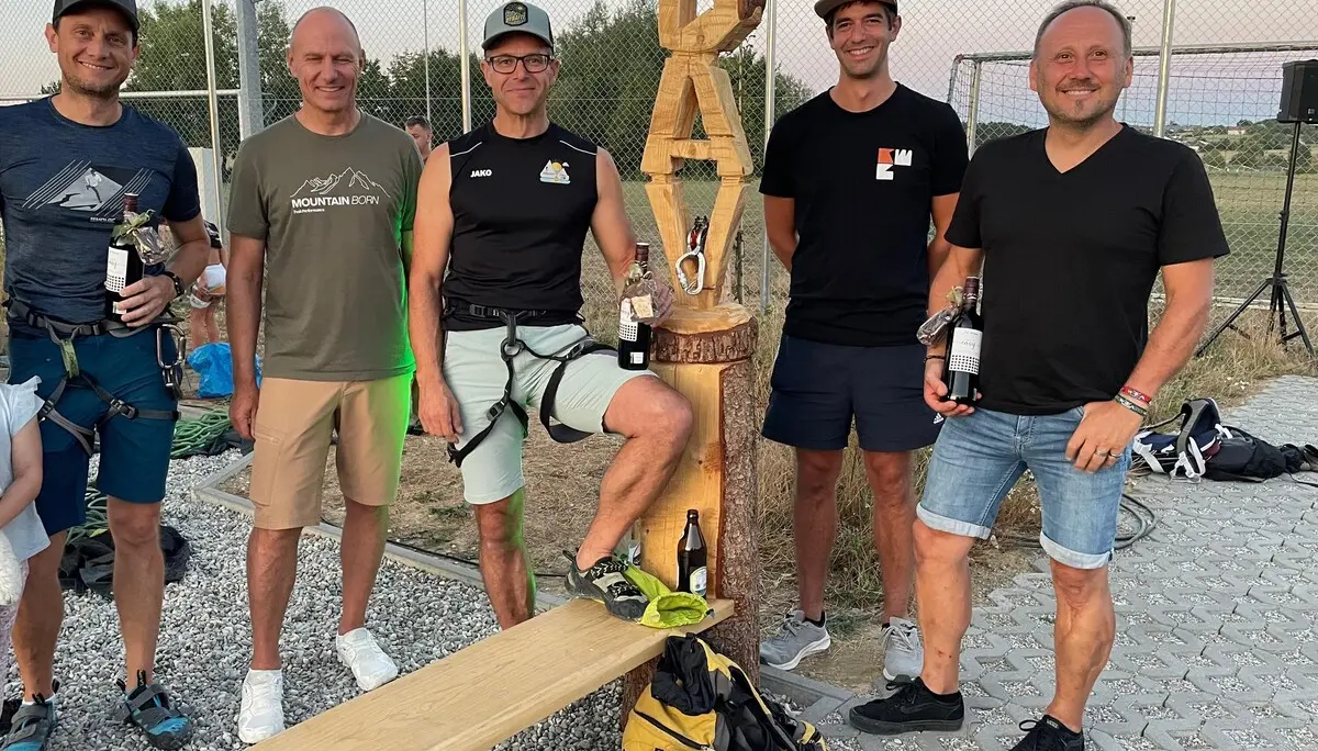 © DAV Gangkofen Sonnenfinsternis am Kletterturm