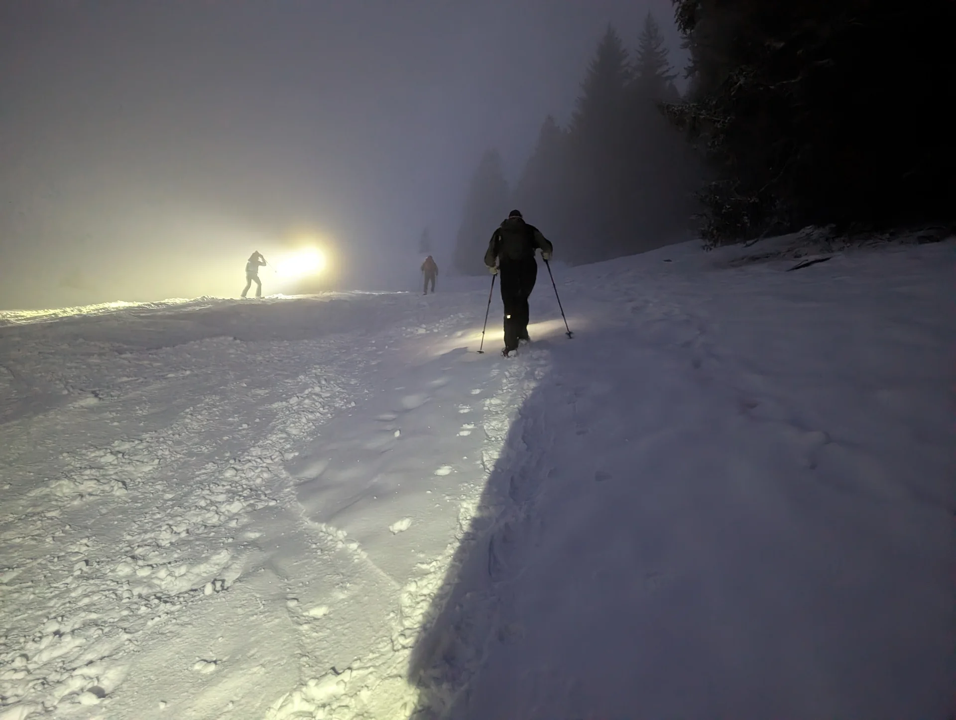 SSW Unternberg (Abendtour) | © DAV Gangkofen/Martin Götz - SSW Unternberg (Abendtour) - Aufstieg mit Stirnlampe und Gegenverkehr