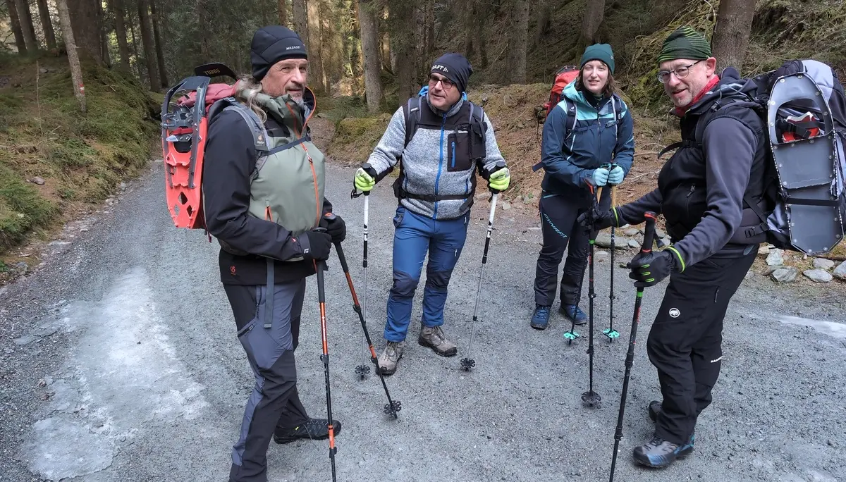 SSW-WoE Bochumer Hütte_1. Tag | © DAV Gangkofen/Martin Götz_SSW-WoE Bochumer Hütte_1. Tag_Start am Parkplatz Grüntal