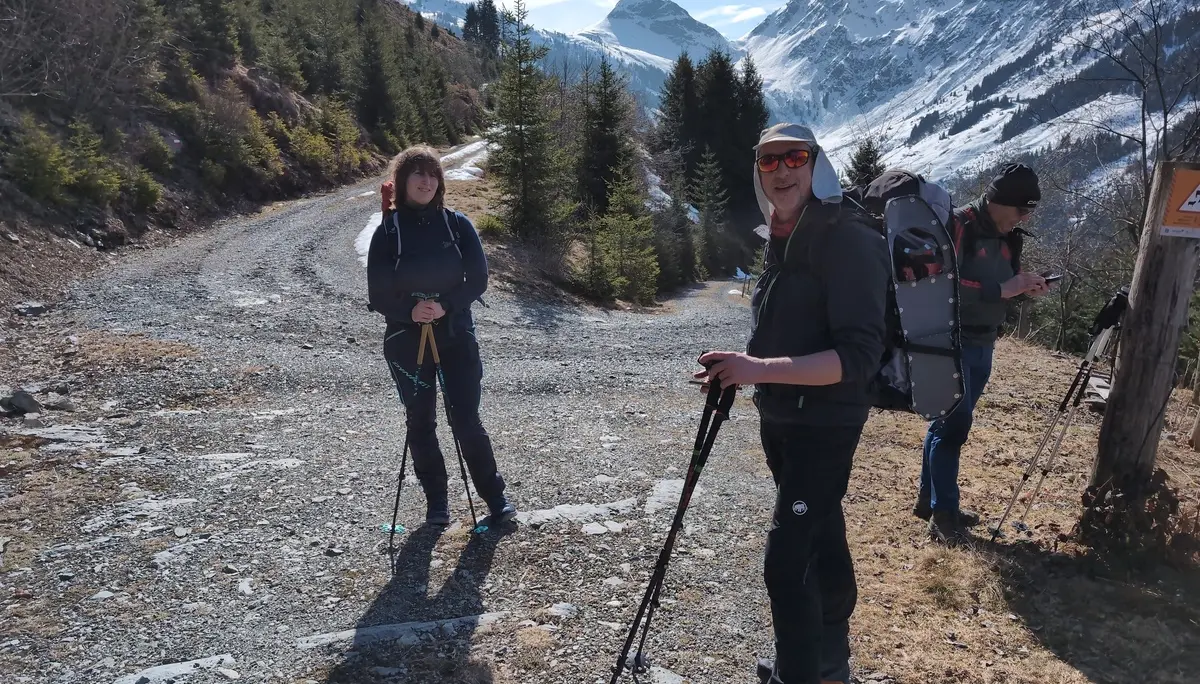 SSW-WoE Bochumer Hütte_1. Tag | © DAV Gangkofen/Martin Götz_SSW-WoE Bochumer Hütte_1. Tag_Aufstieg_Pause an der Exenbergalm